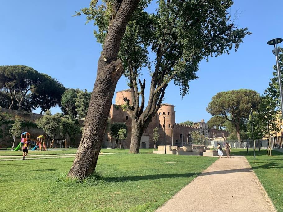 Appartamento Roma San Giovanni Luaran gambar